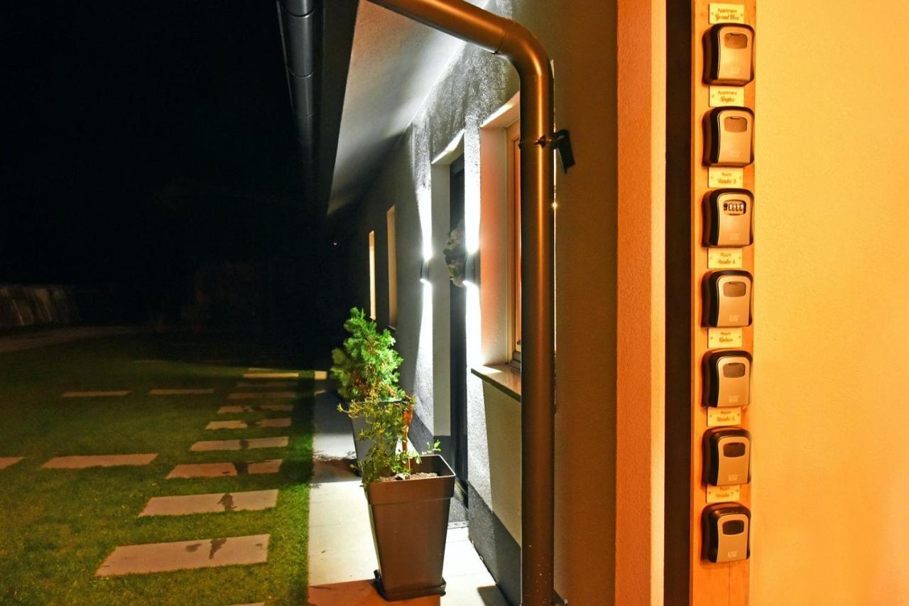 Hisa Stare Mame Bed & Breakfast Камник Екстериор снимка